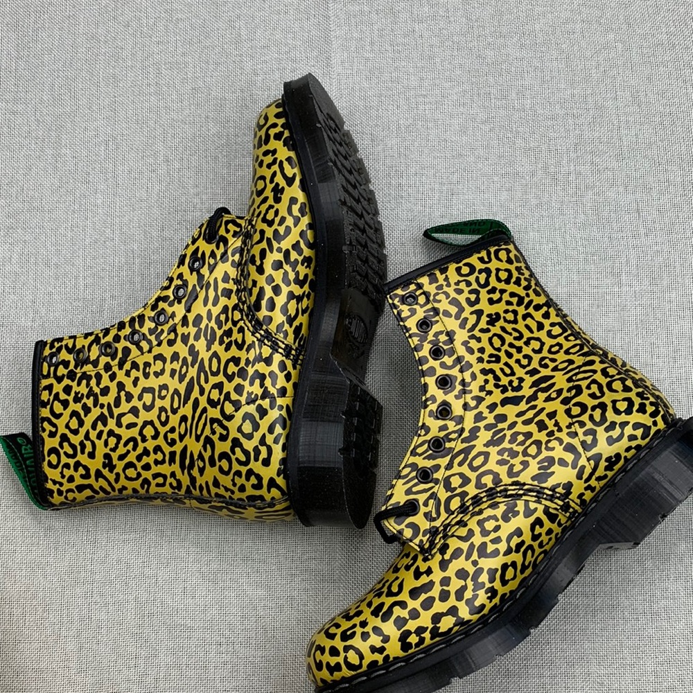 Bloomie's x Solovair Women's Printed Lace Up Combat Boots Sz US 9 - Picture 2 of 12